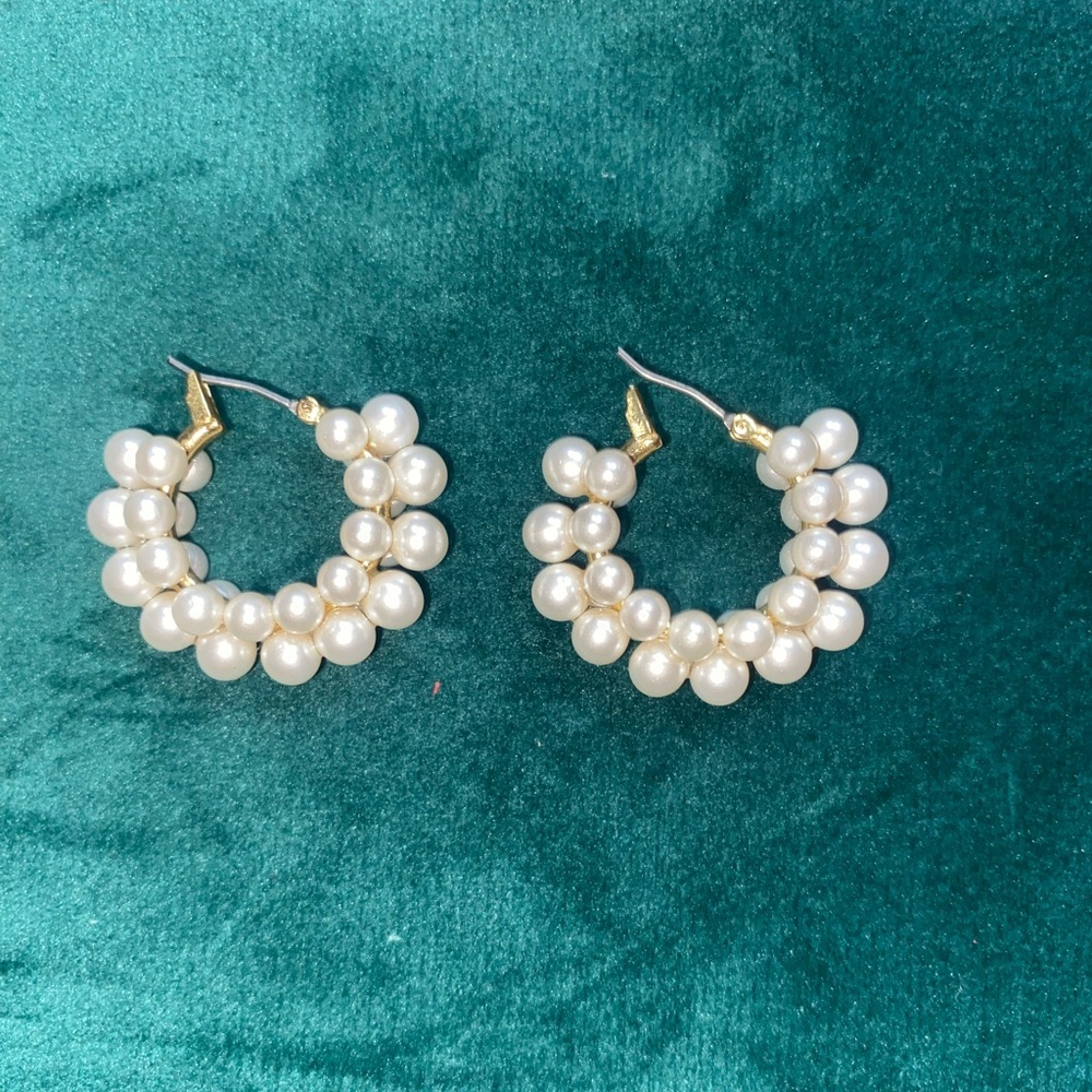 J crew Mini Pearl Earrings